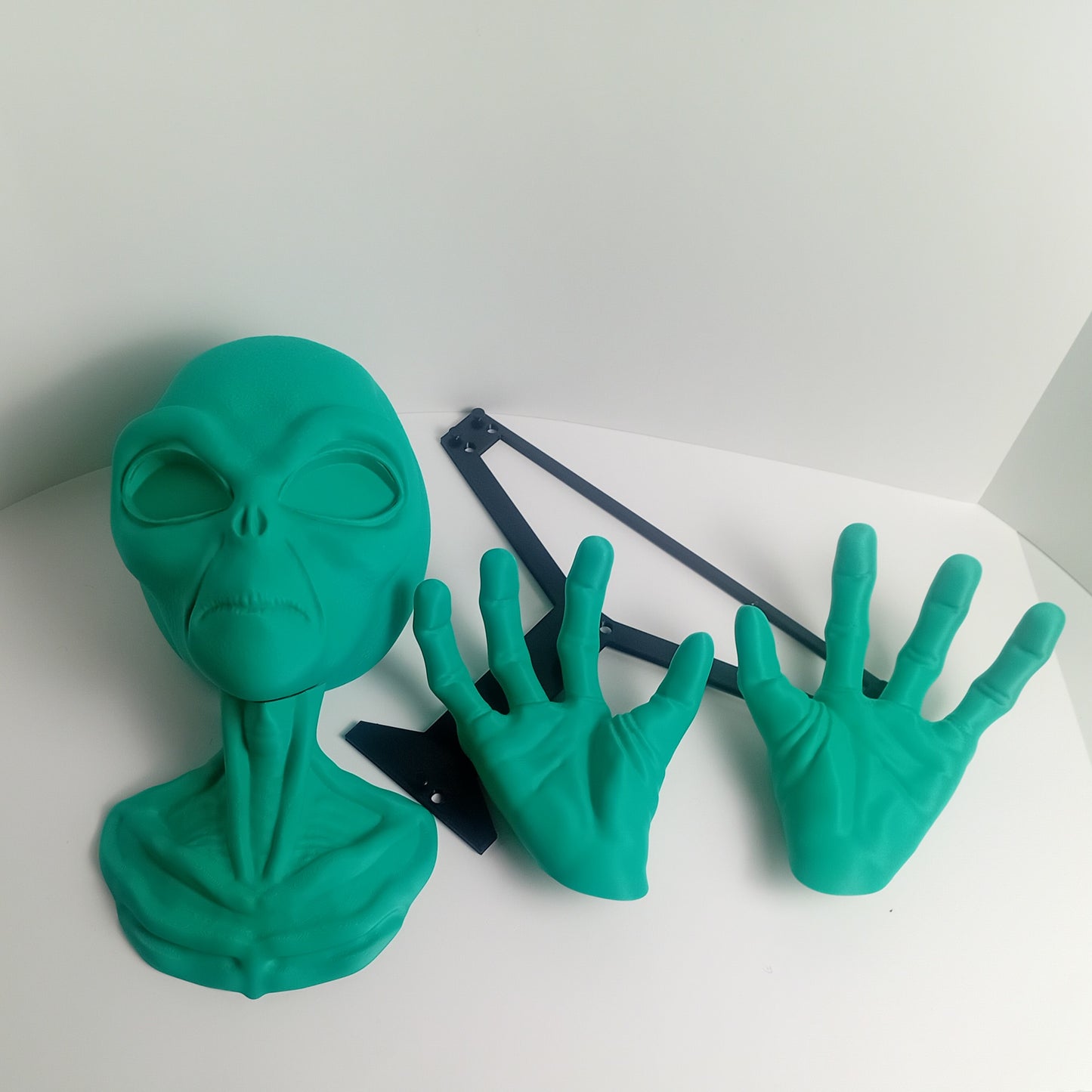 Wall Mounted Heads- Green Alien